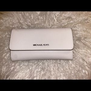 White Micheal Kors wallet